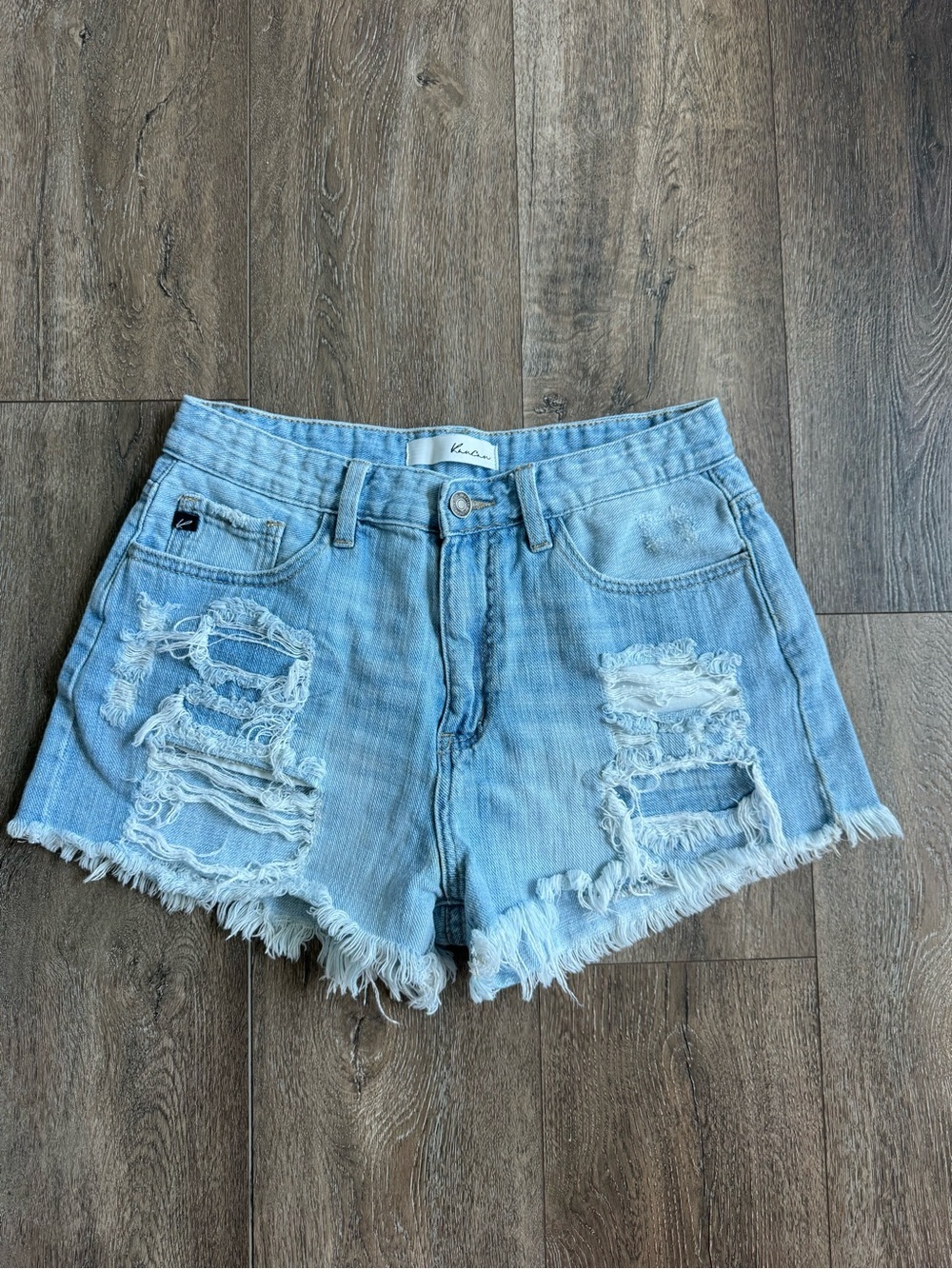 KanCan Light Wash Distressed Denim Shorts Women’s Size 9/28